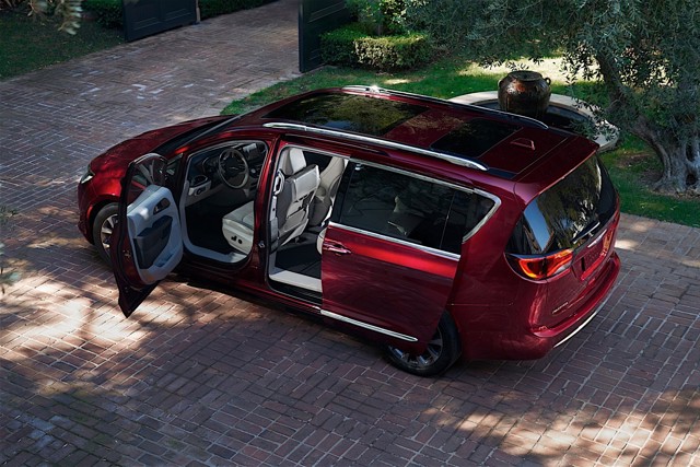 Chrysler Pacifica photo 46