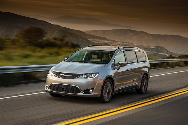 Chrysler Pacifica photo 47