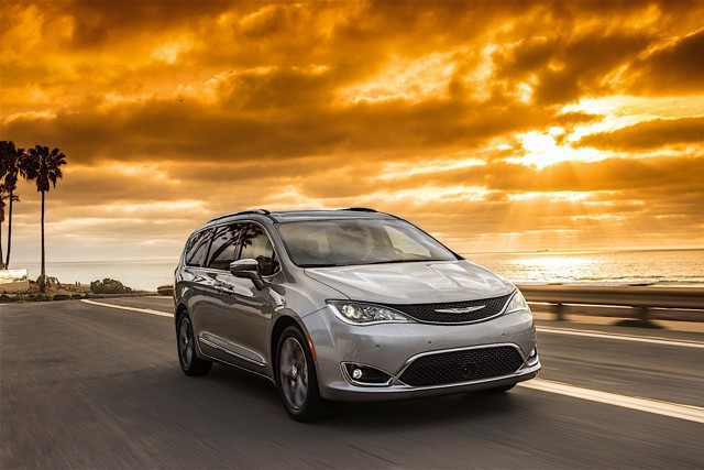 Chrysler Pacifica photo 48