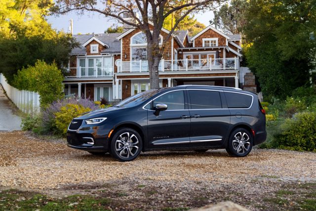 Chrysler Pacifica photo 59