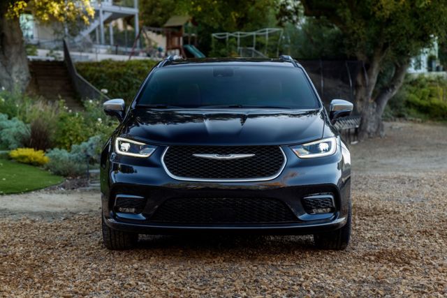 Chrysler Pacifica photo 62