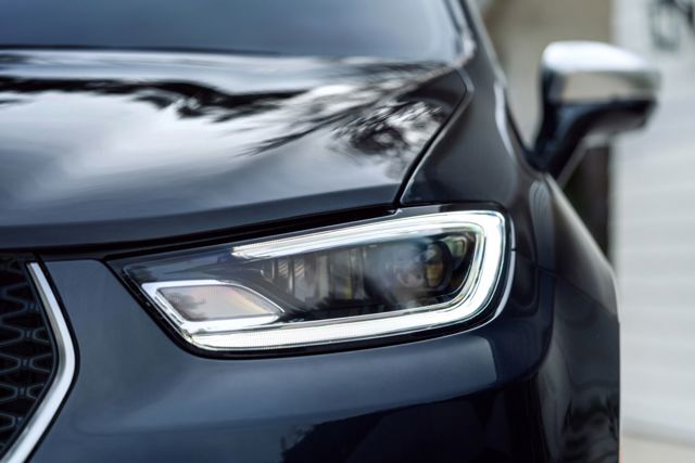 Chrysler Pacifica photo 70