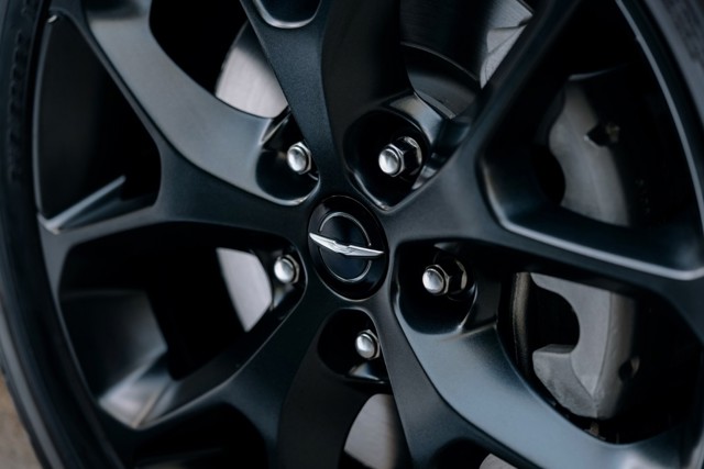Chrysler Pacifica photo 4