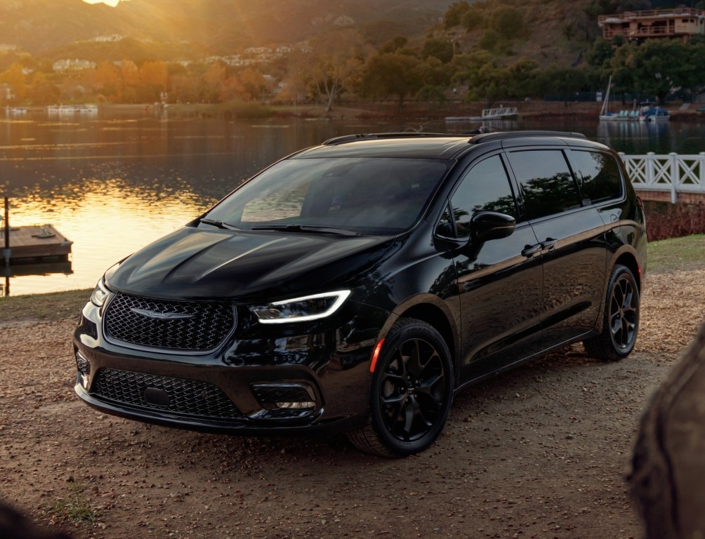 Chrysler Pacifica photo 5