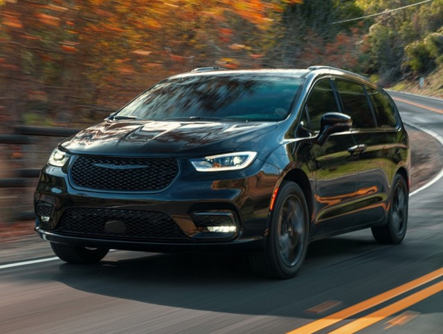 Chrysler Pacifica photo 12