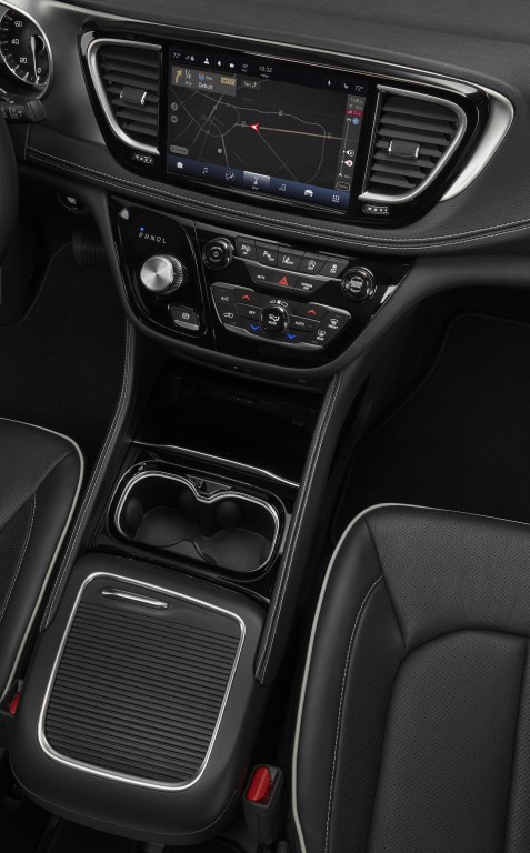 Chrysler Pacifica photo 83