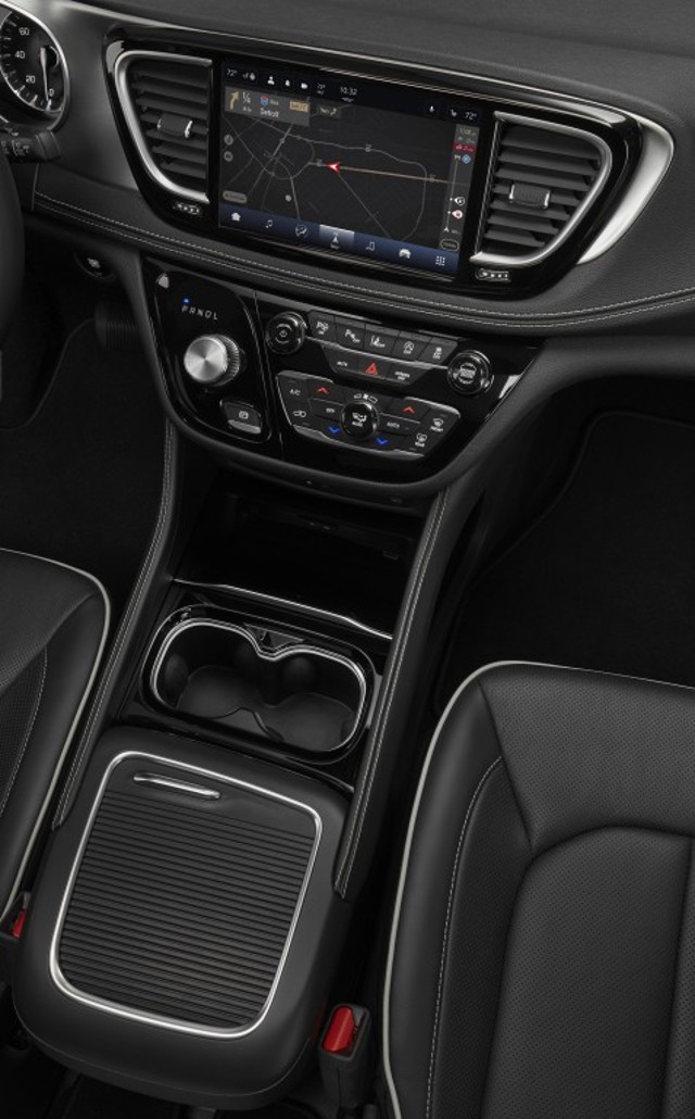 Chrysler Pacifica photo 83