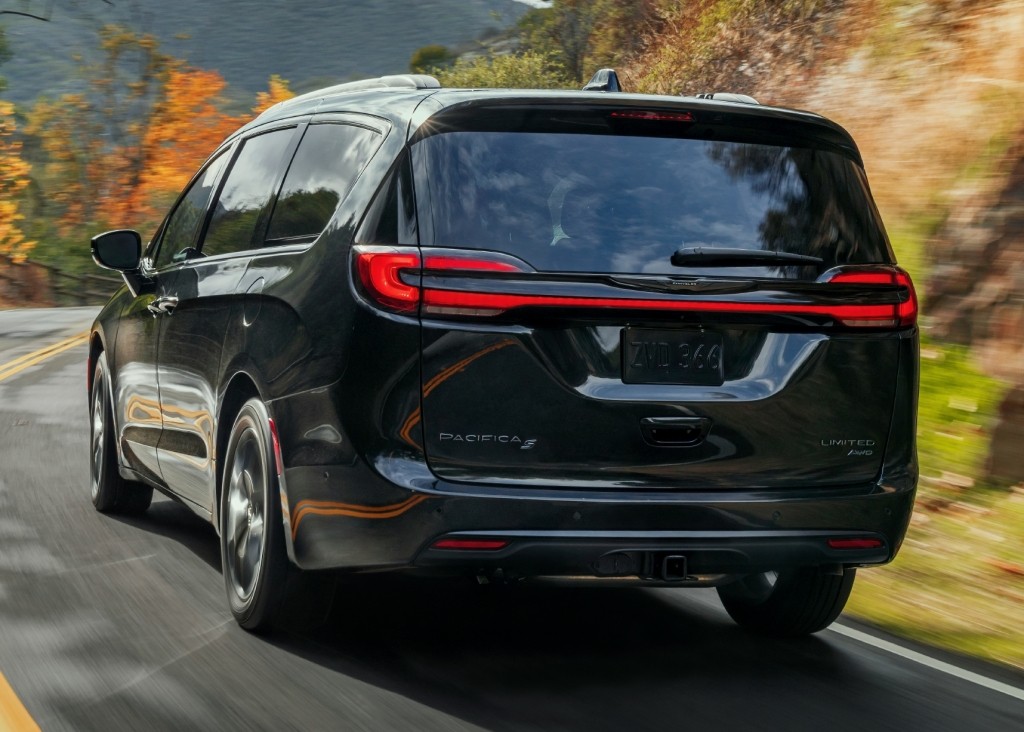 Chrysler Pacifica photo 20