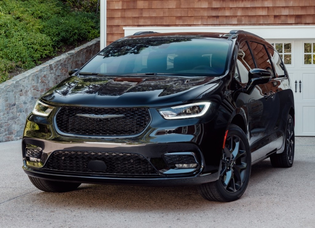 Chrysler Pacifica photo 21