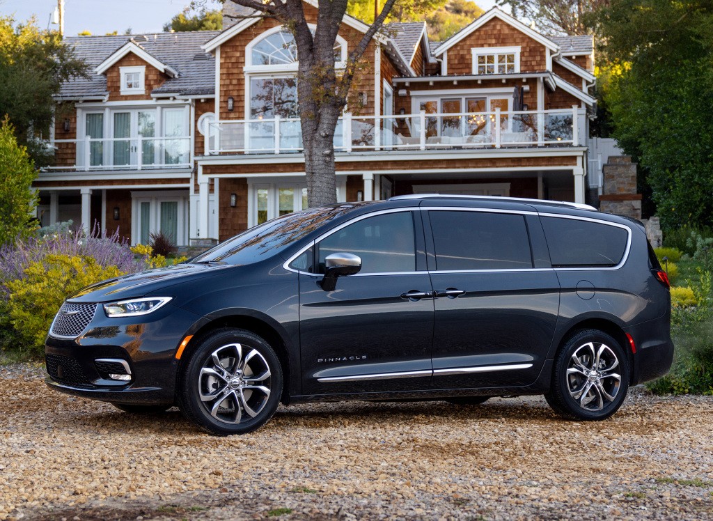 Chrysler Pacifica photo 30