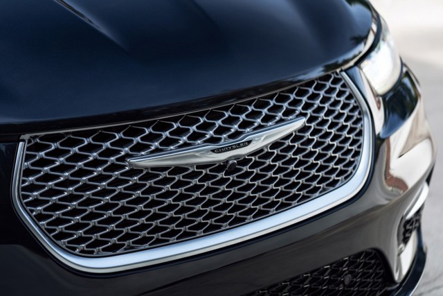 Chrysler Pacifica photo 31