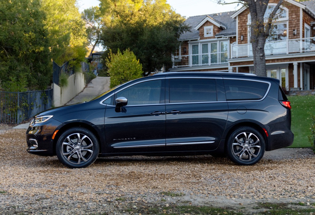 Chrysler Pacifica photo 33