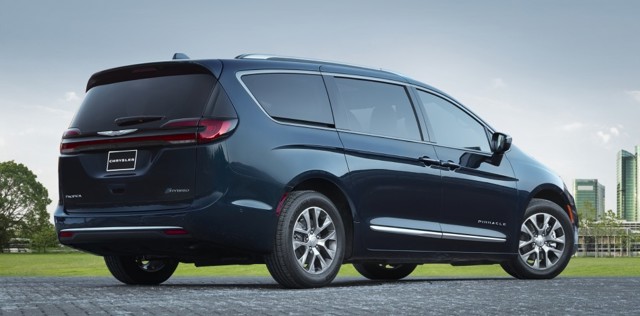 Chrysler Pacifica photo 51