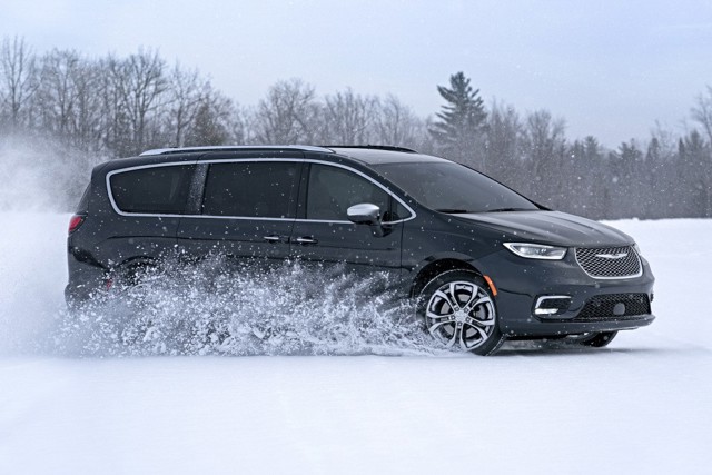 Chrysler Pacifica photo 52