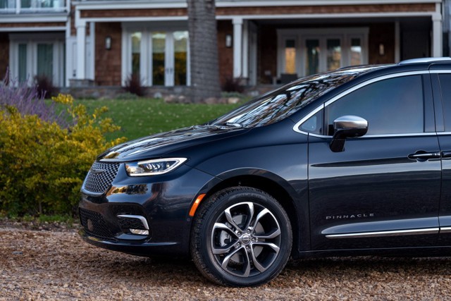 Chrysler Pacifica photo 54