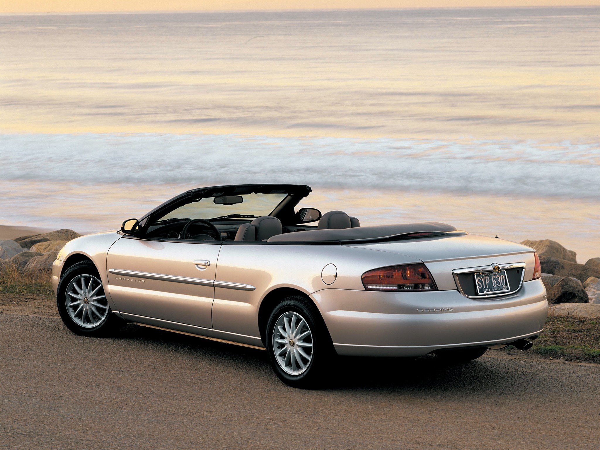 Chrysler Sebring Convertible photo 15