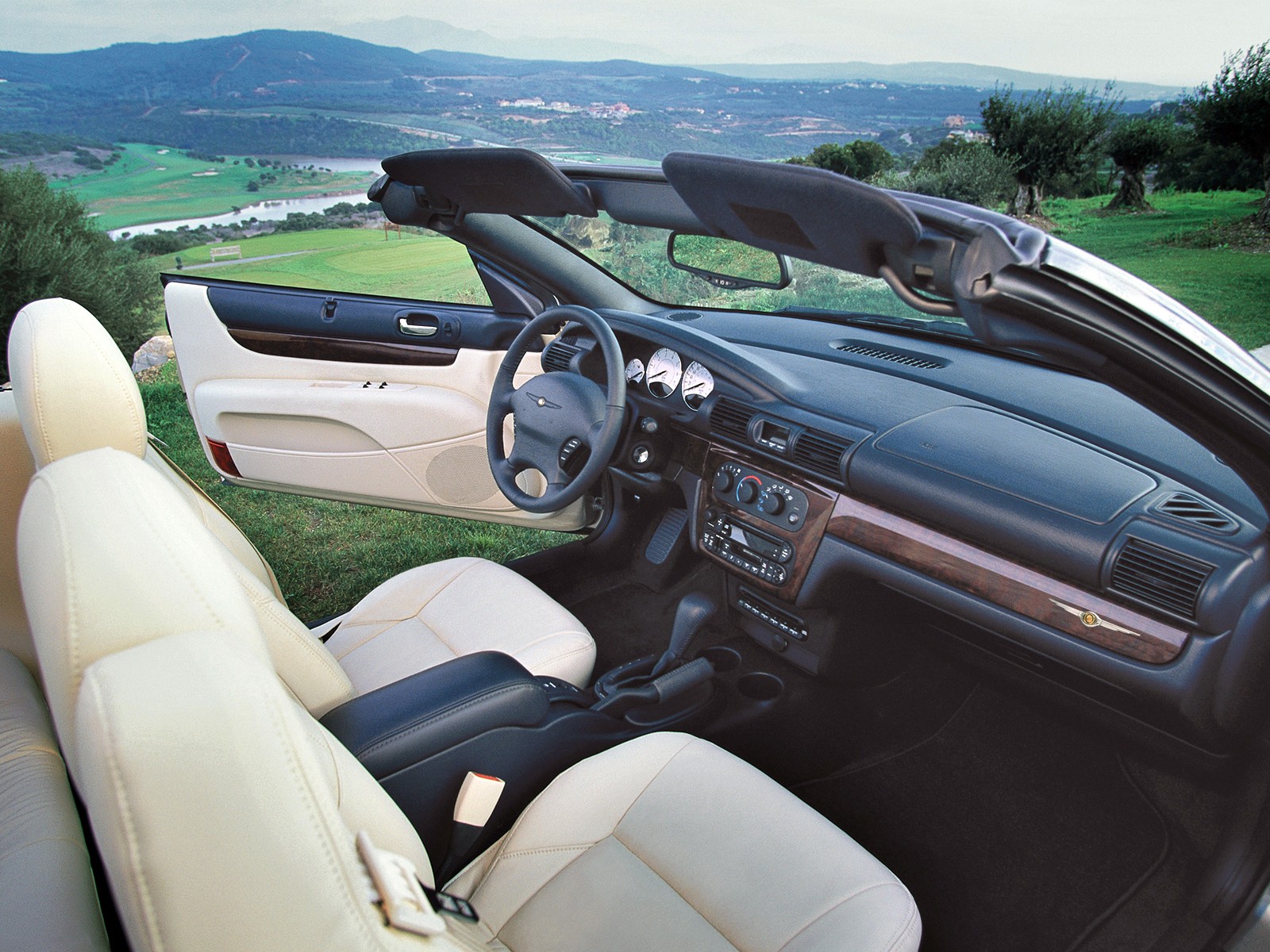 Chrysler Sebring Convertible photo 26