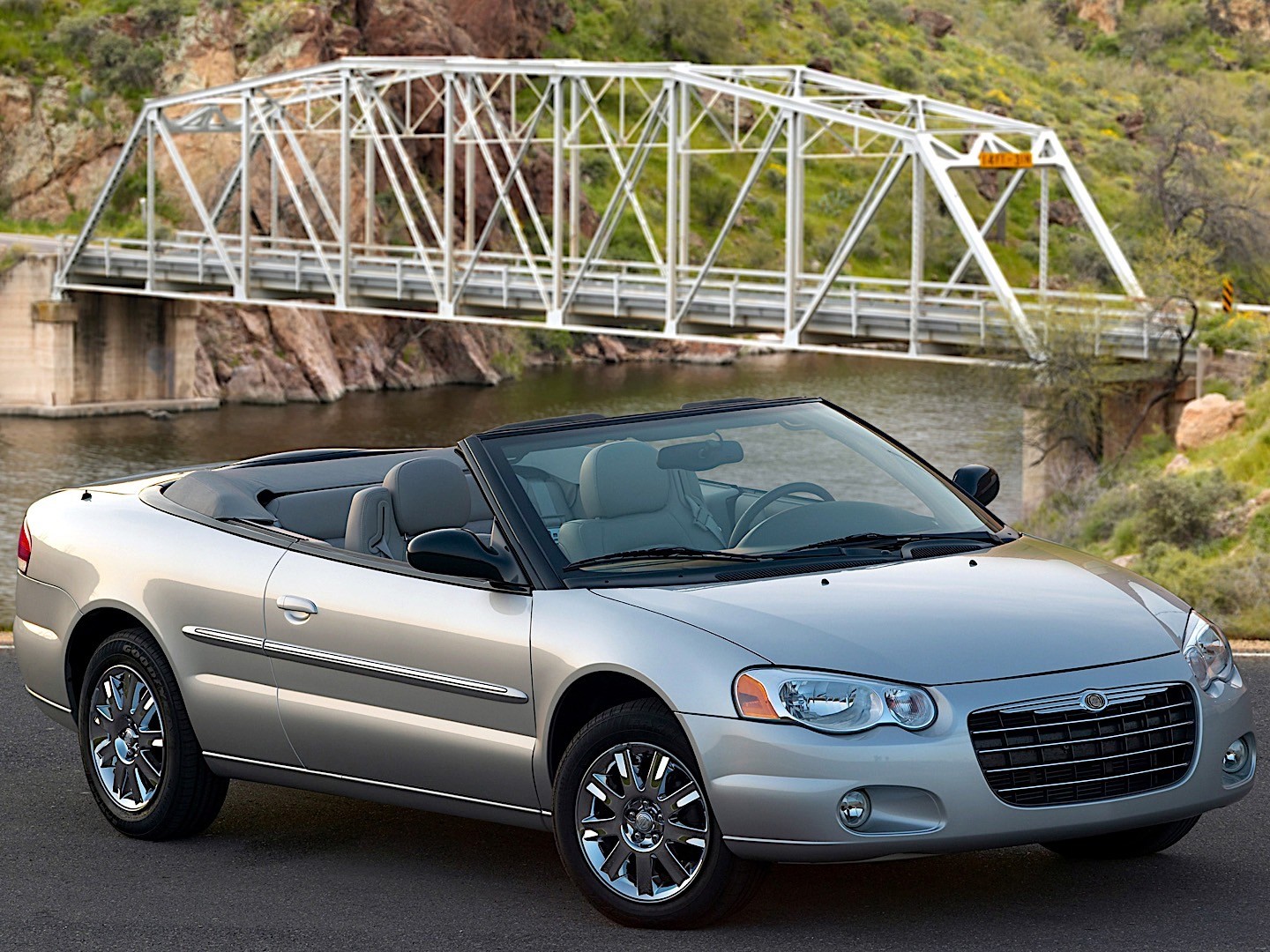 Chrysler Sebring Convertible photo 9