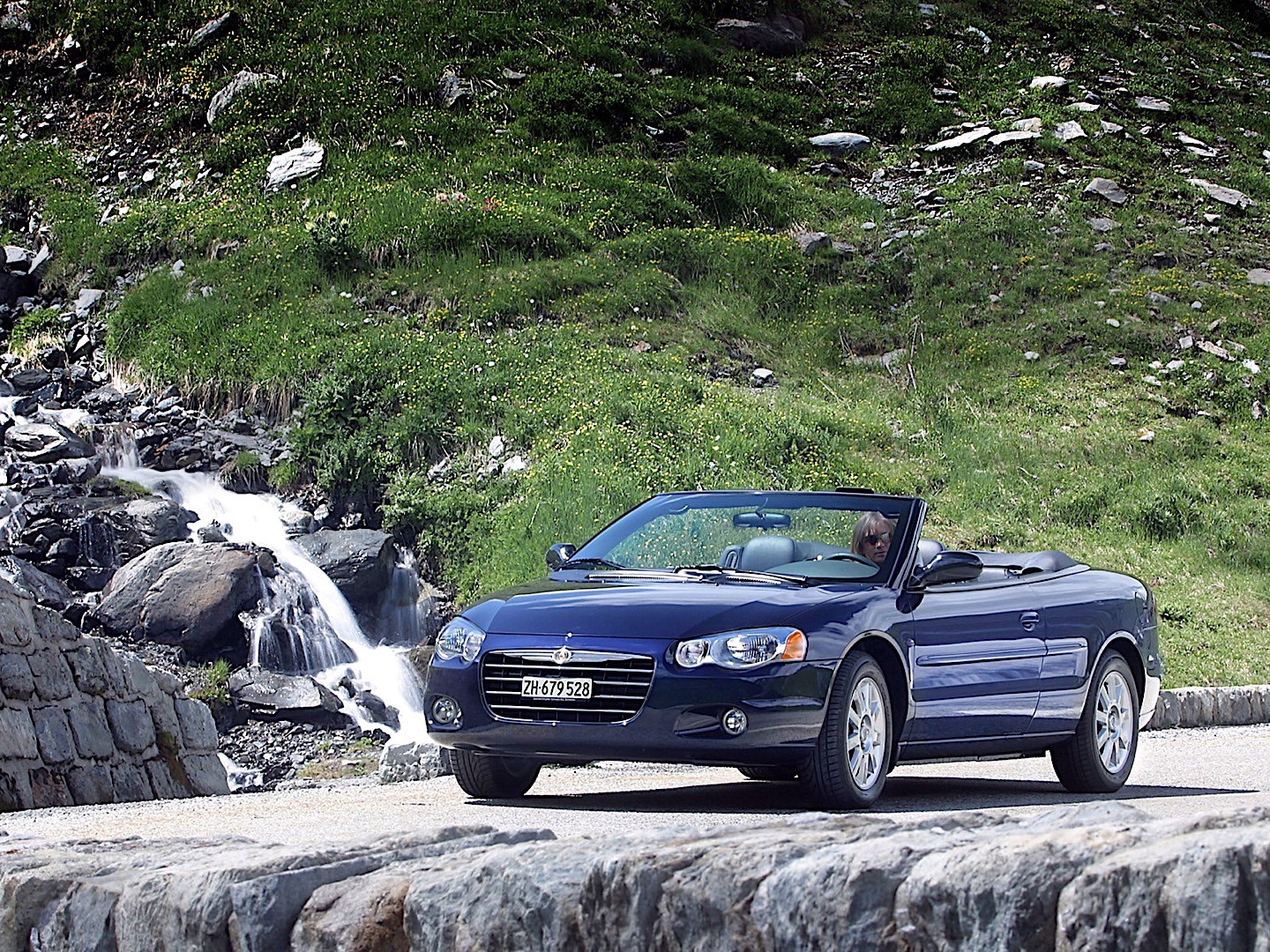 Chrysler Sebring Convertible photo 11