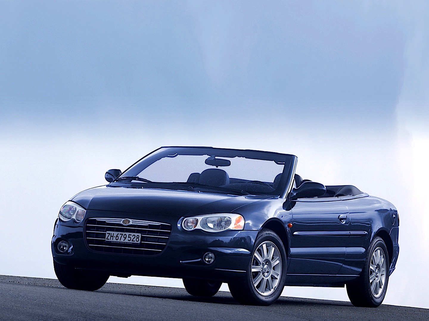 Chrysler Sebring Convertible photo 12