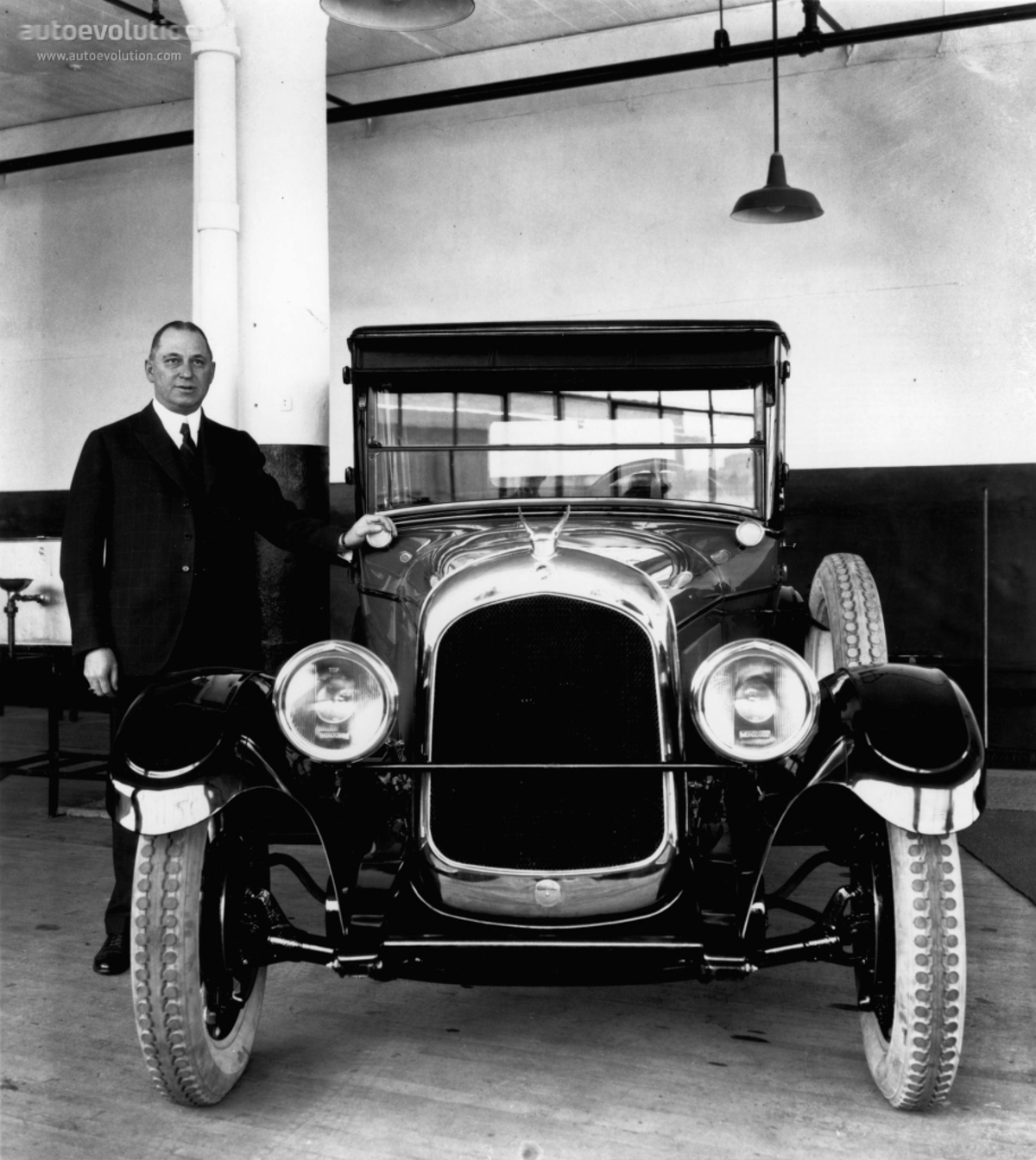 Chrysler CHRYSLER Six 3.3