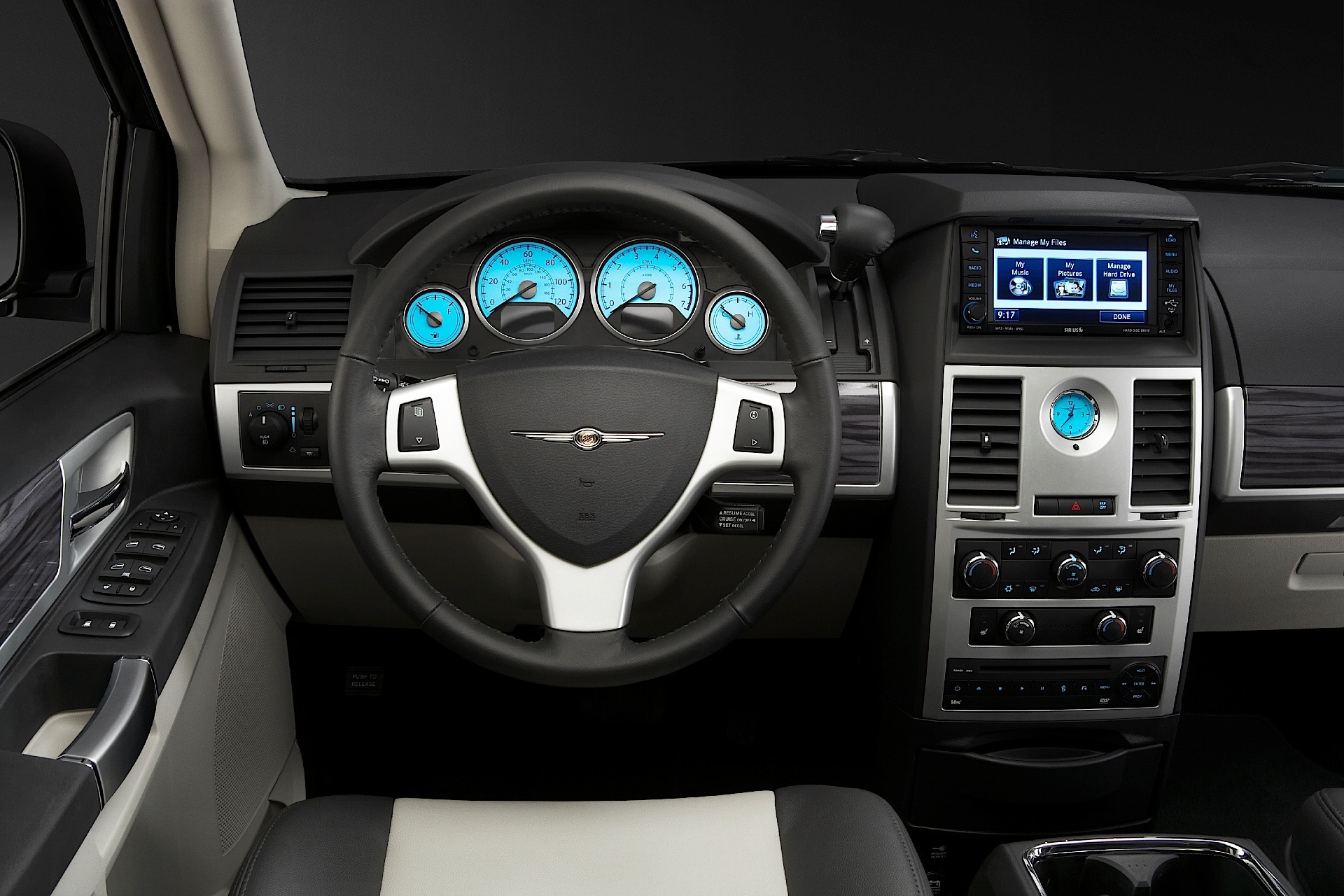 Chrysler Town &Amp; Country photo 19