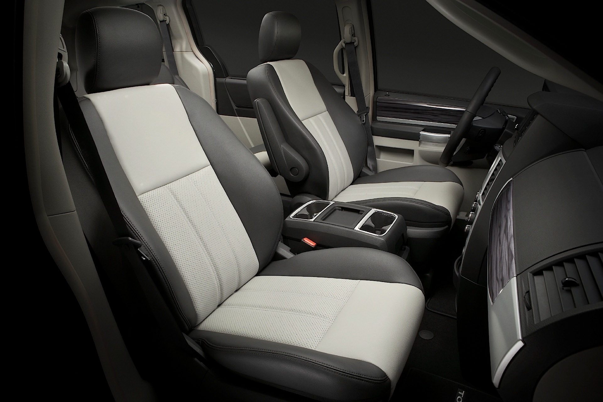 Chrysler Town &Amp; Country photo 20