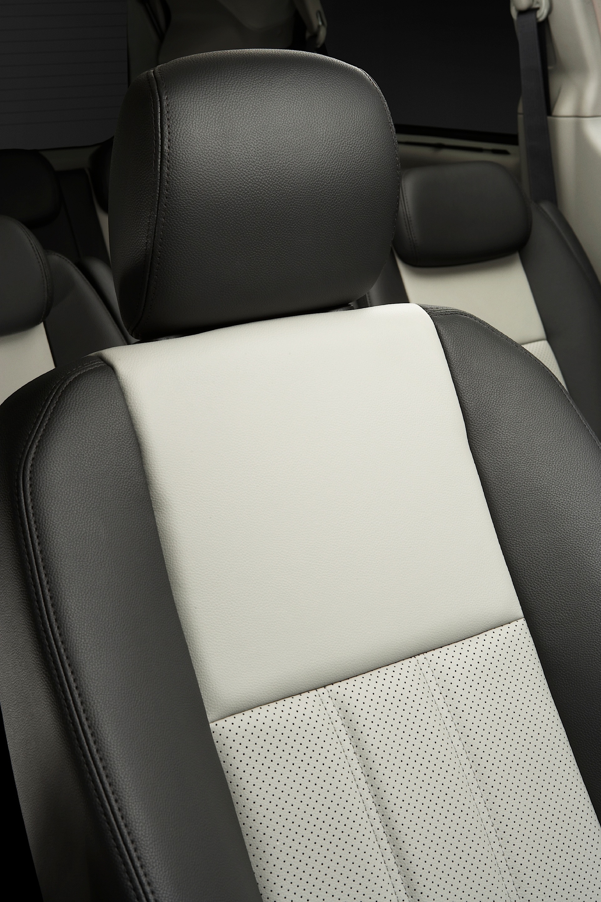 Chrysler Town &Amp; Country photo 21