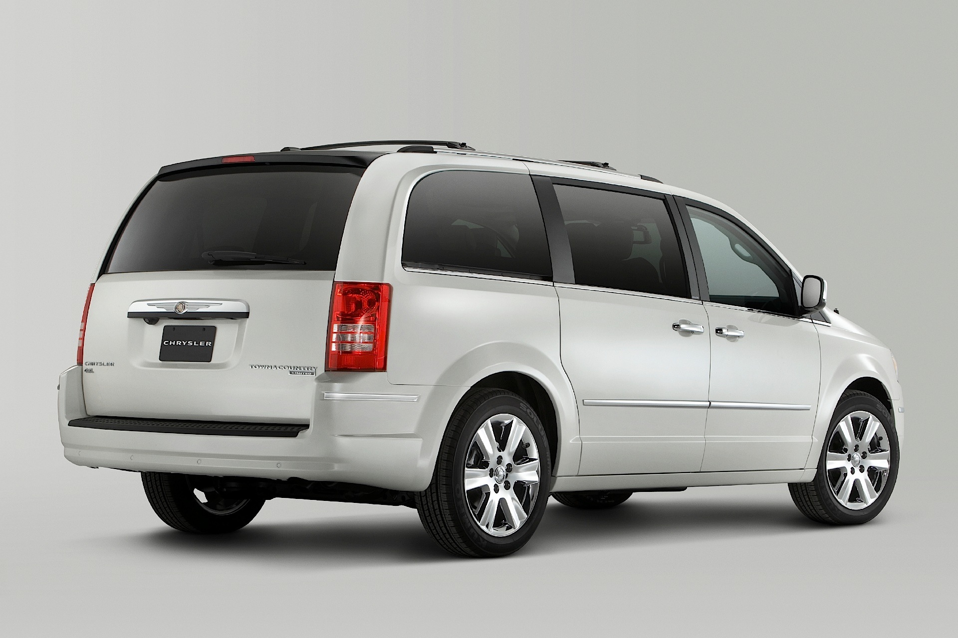 Chrysler Town &Amp; Country photo 27