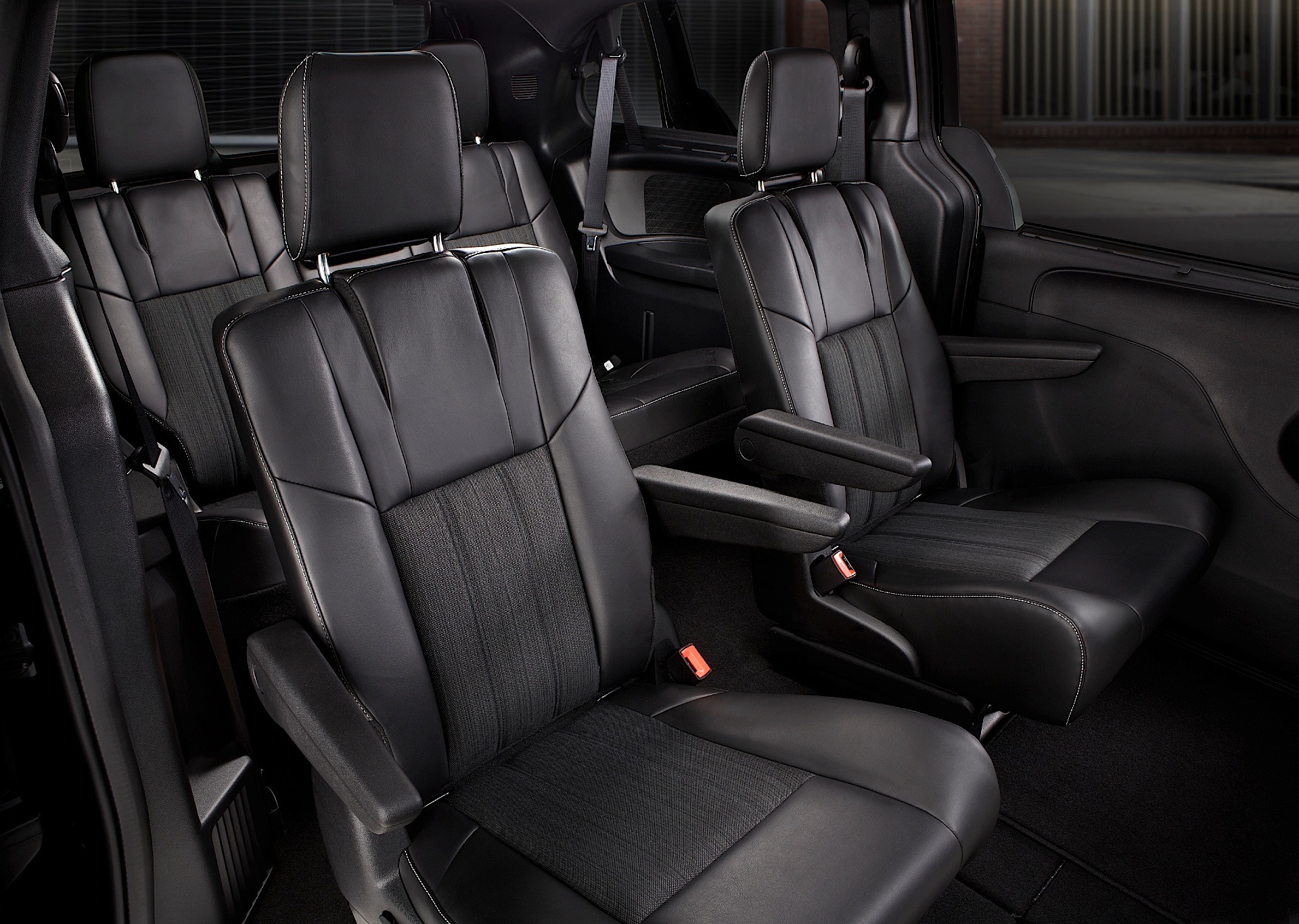 Chrysler Town &Amp; Country photo 35