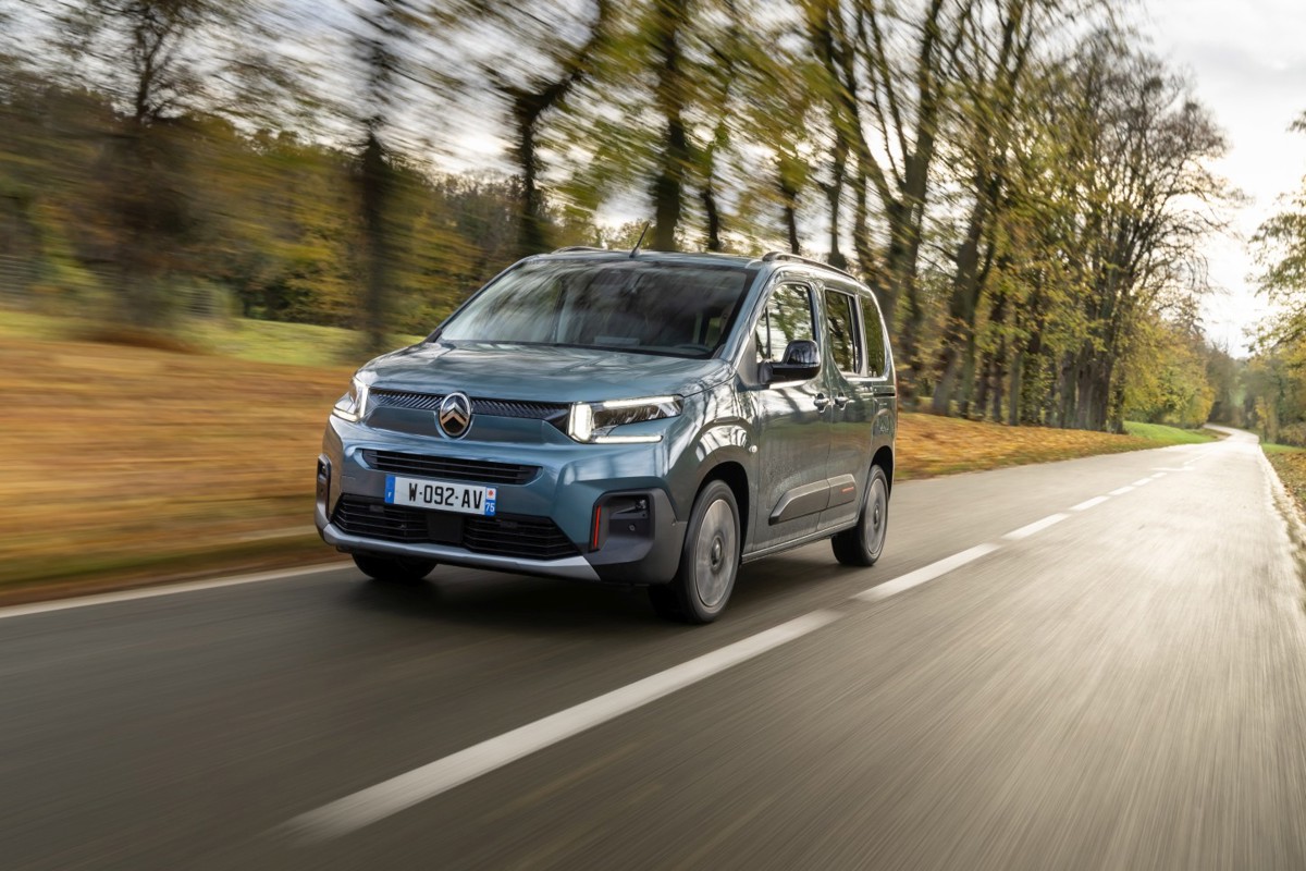 Citroen CITROEN Berlingo 1.6L VTi 5MT (120 HP)