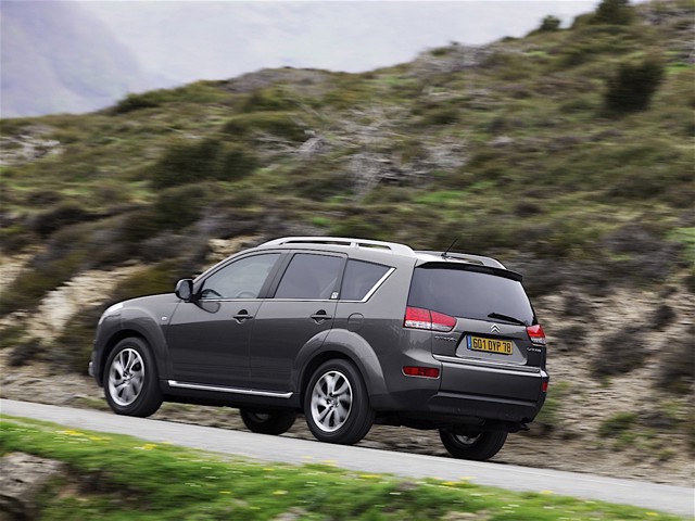 Citroen C-Crosser photo 13