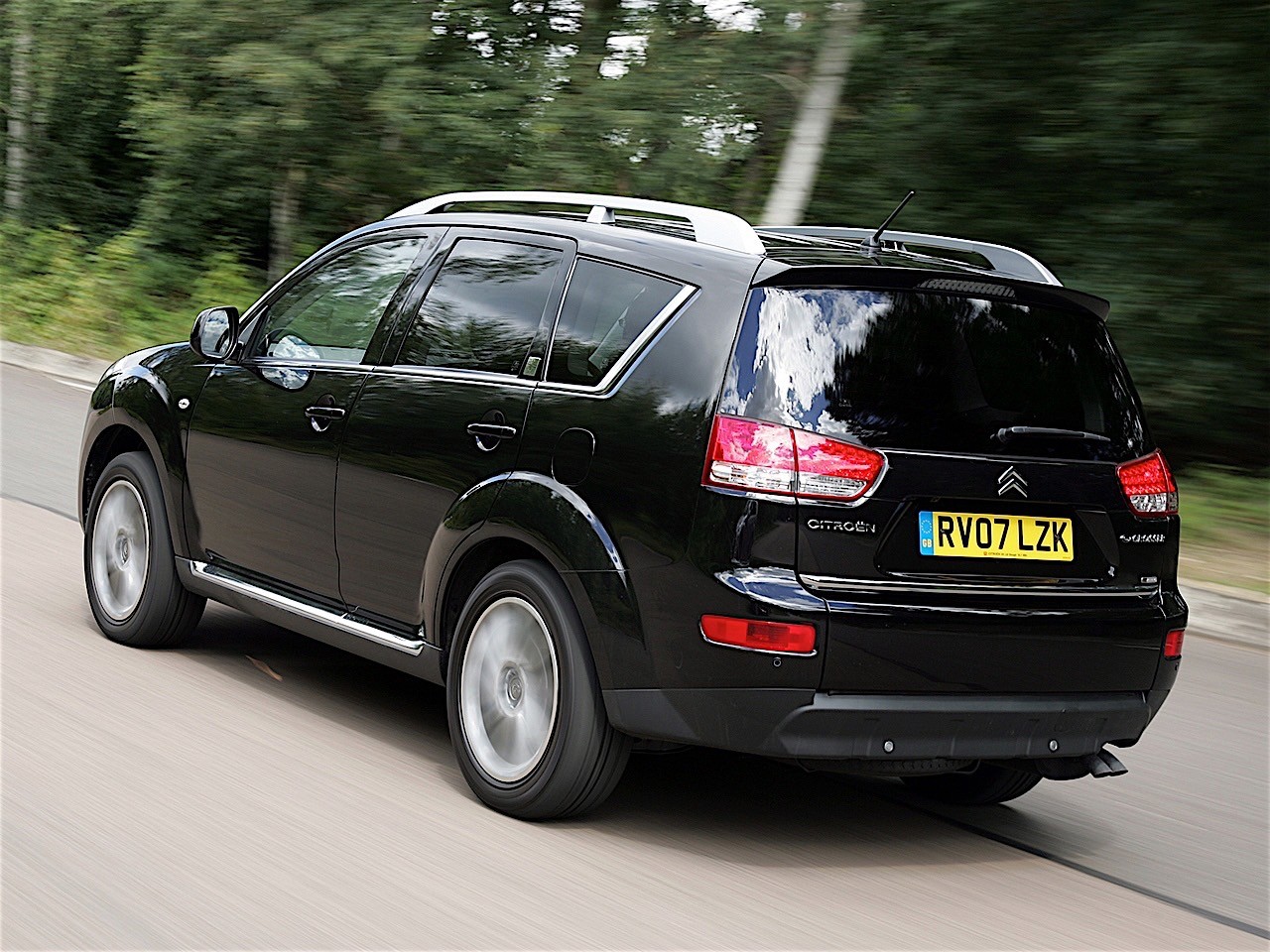 Citroen C-Crosser photo 14