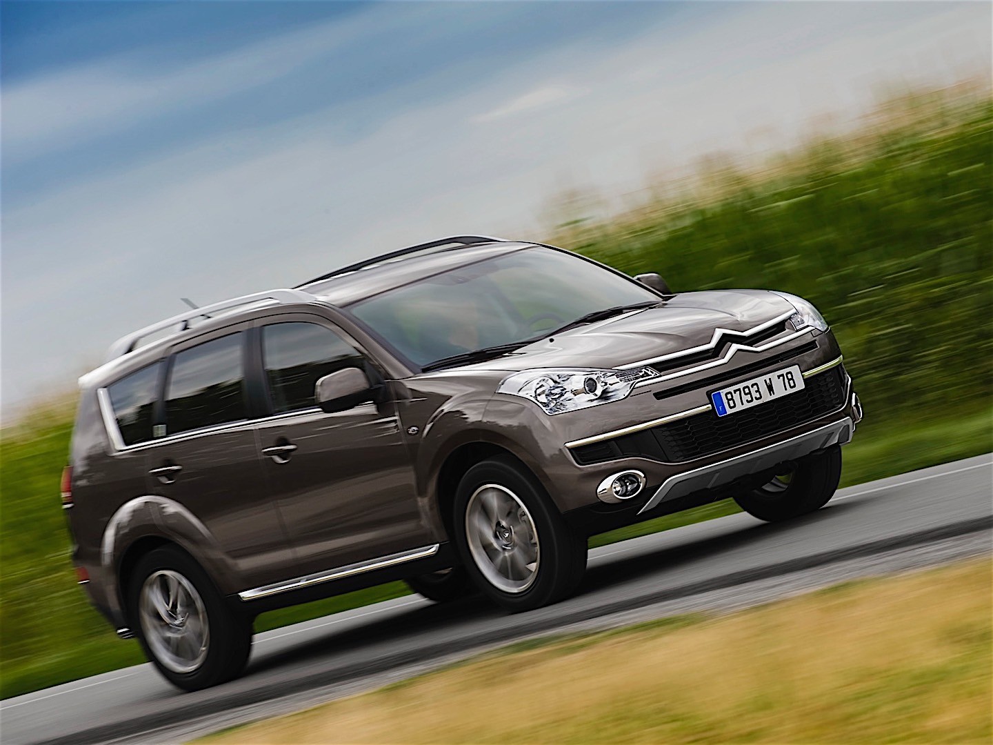 Citroen C-Crosser photo 15