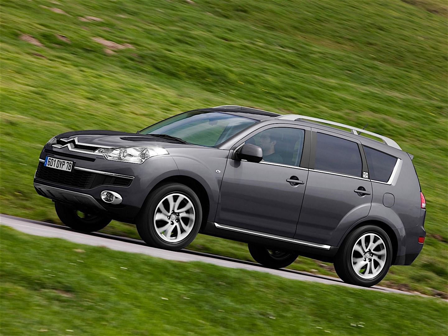 Citroen C-Crosser photo 20