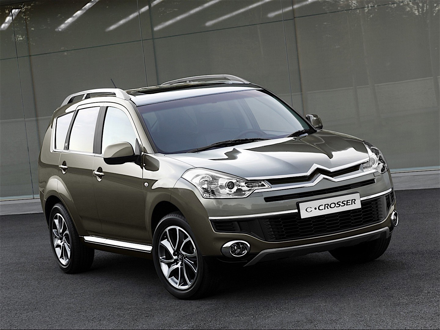 Citroen C-Crosser photo 23