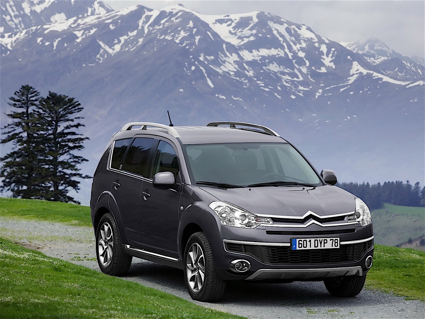 Citroen C-Crosser photo 24