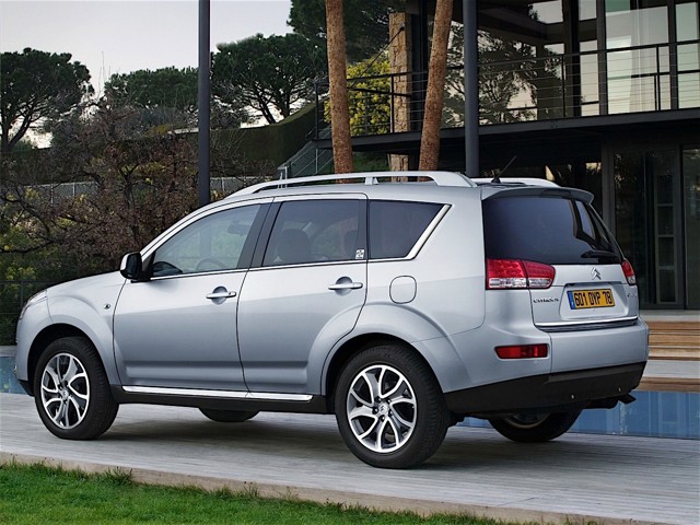 Citroen C-Crosser photo 30