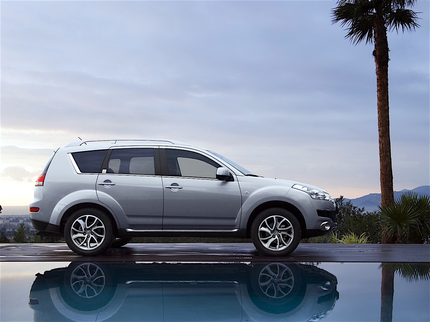 Citroen C-Crosser photo 31