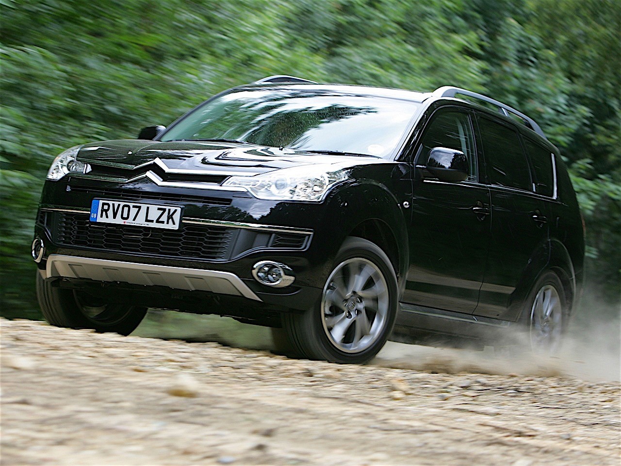 Citroen C-Crosser photo 32