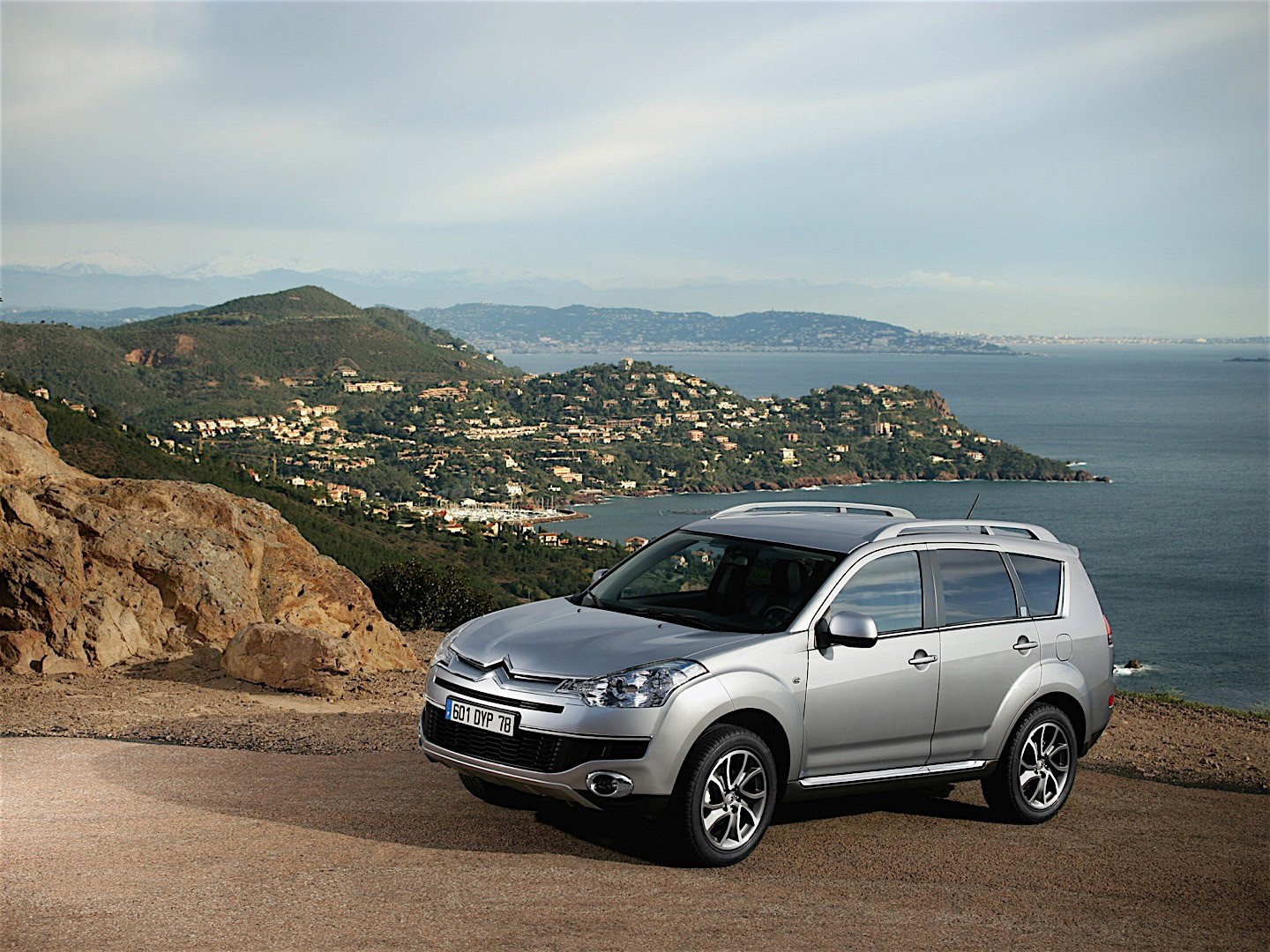 Citroen C-Crosser photo 36