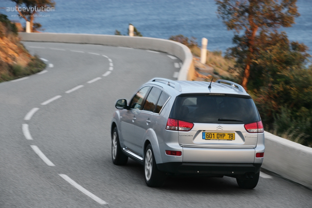 Citroen C-Crosser photo 10