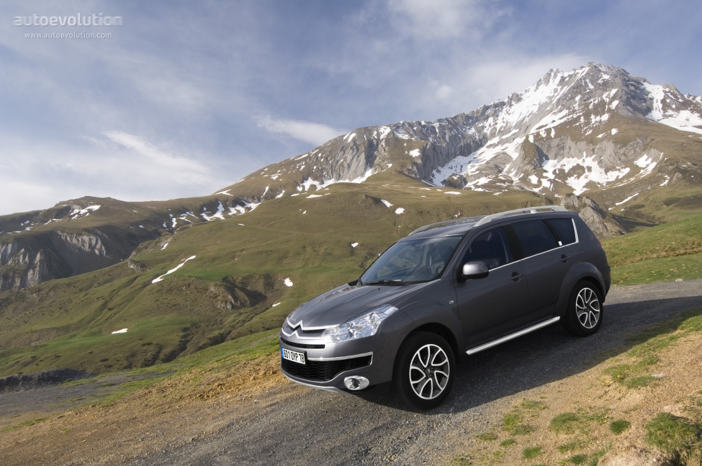 Citroen C-Crosser photo 11