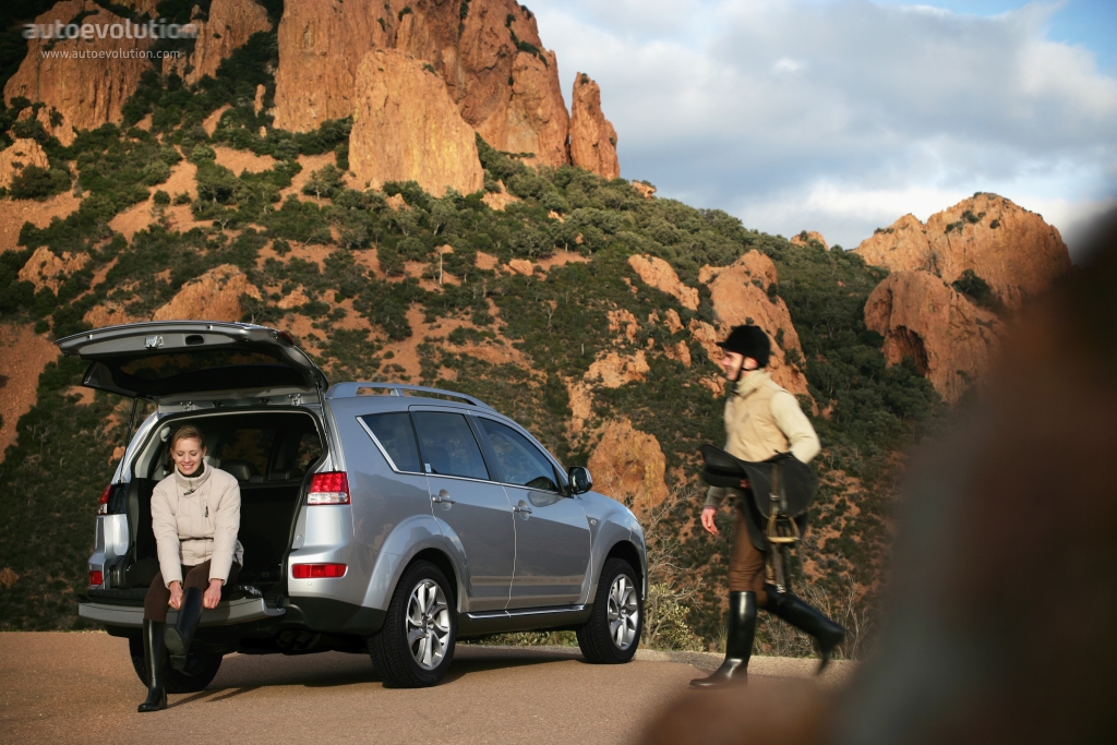 Citroen C-Crosser photo 8