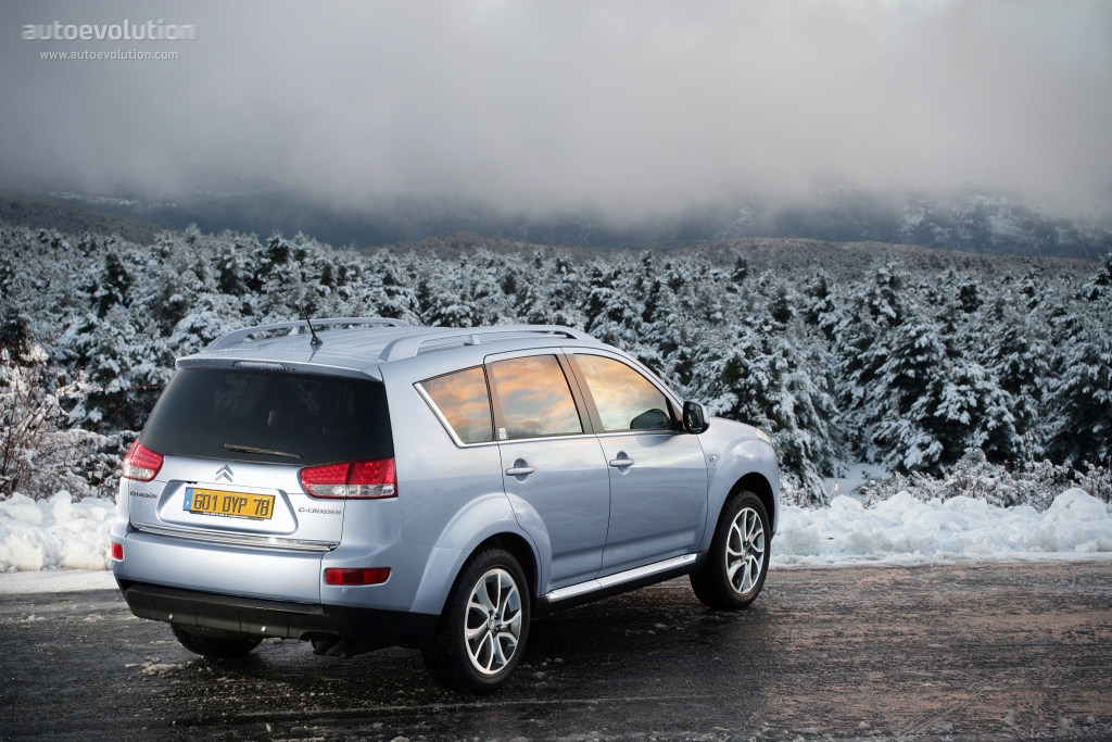 Citroen C-Crosser photo 9