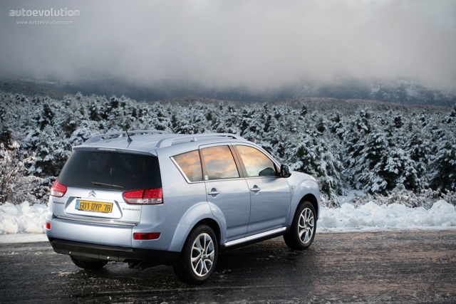 Citroen C-Crosser photo 9