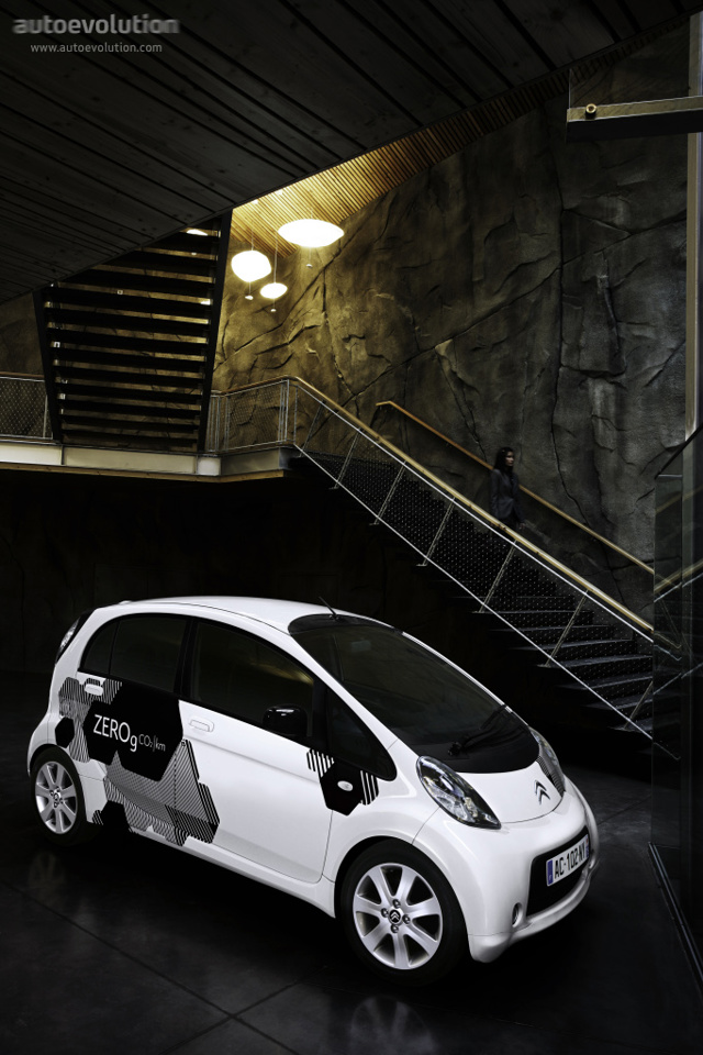 Citroen C-Zero photo 11