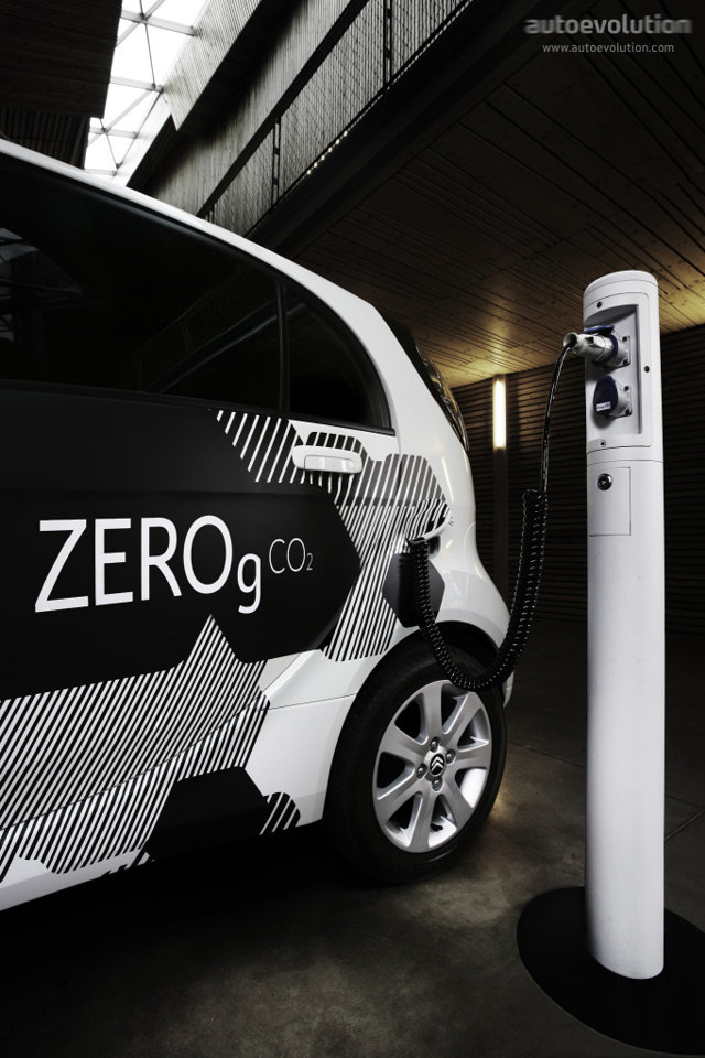 Citroen C-Zero photo 14