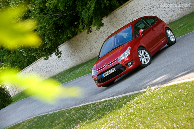 Citroen C4 Coupe photo 6
