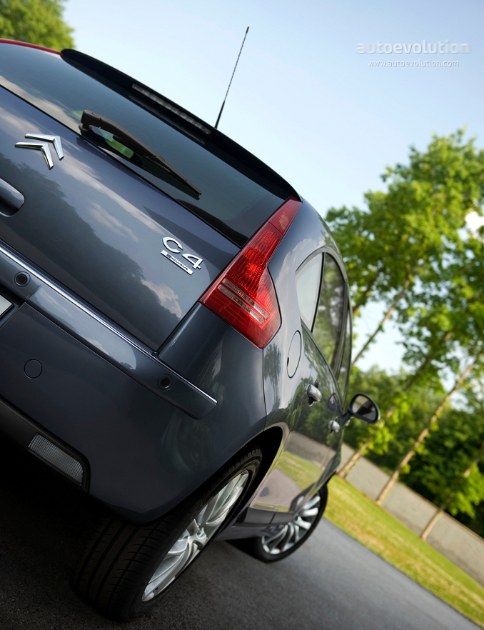 Citroen C4 Hatchback photo 8